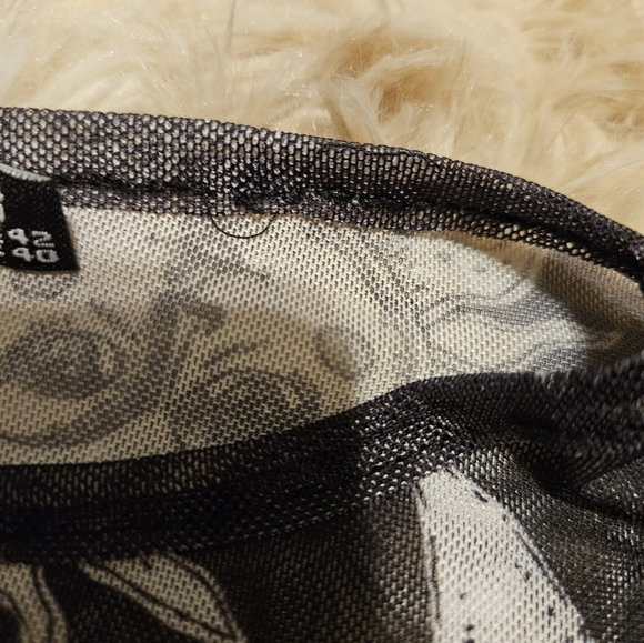 Pretty Little Things Mesh Cropped Top - Picture 4 of 7